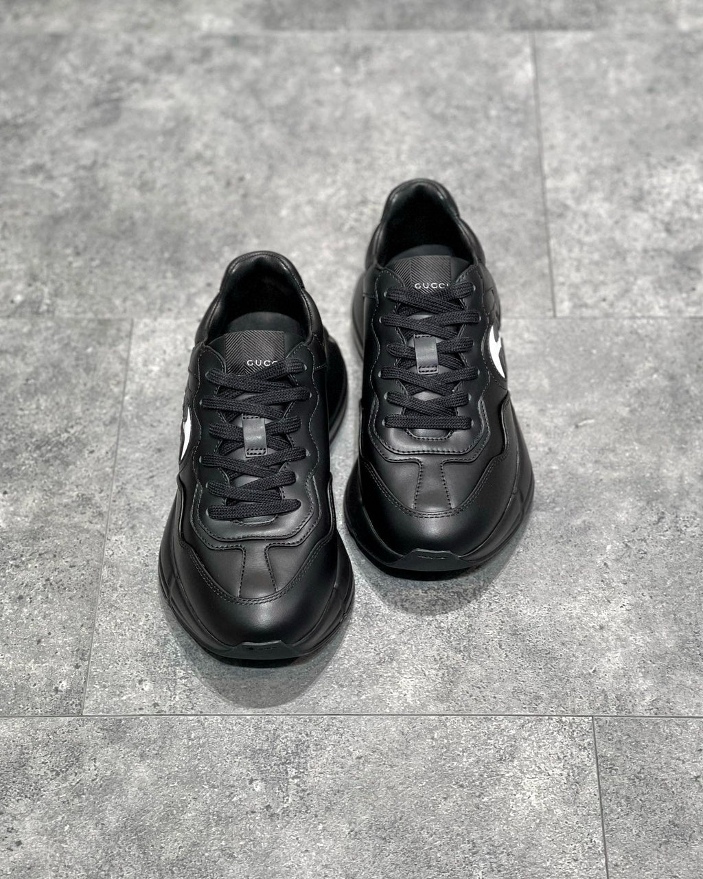 GUC Sneakers