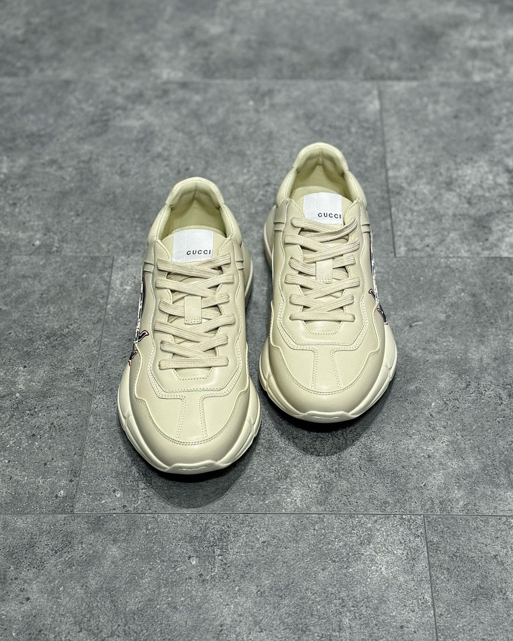 GUC Sneakers