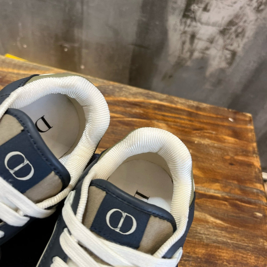 DIO Sneakers