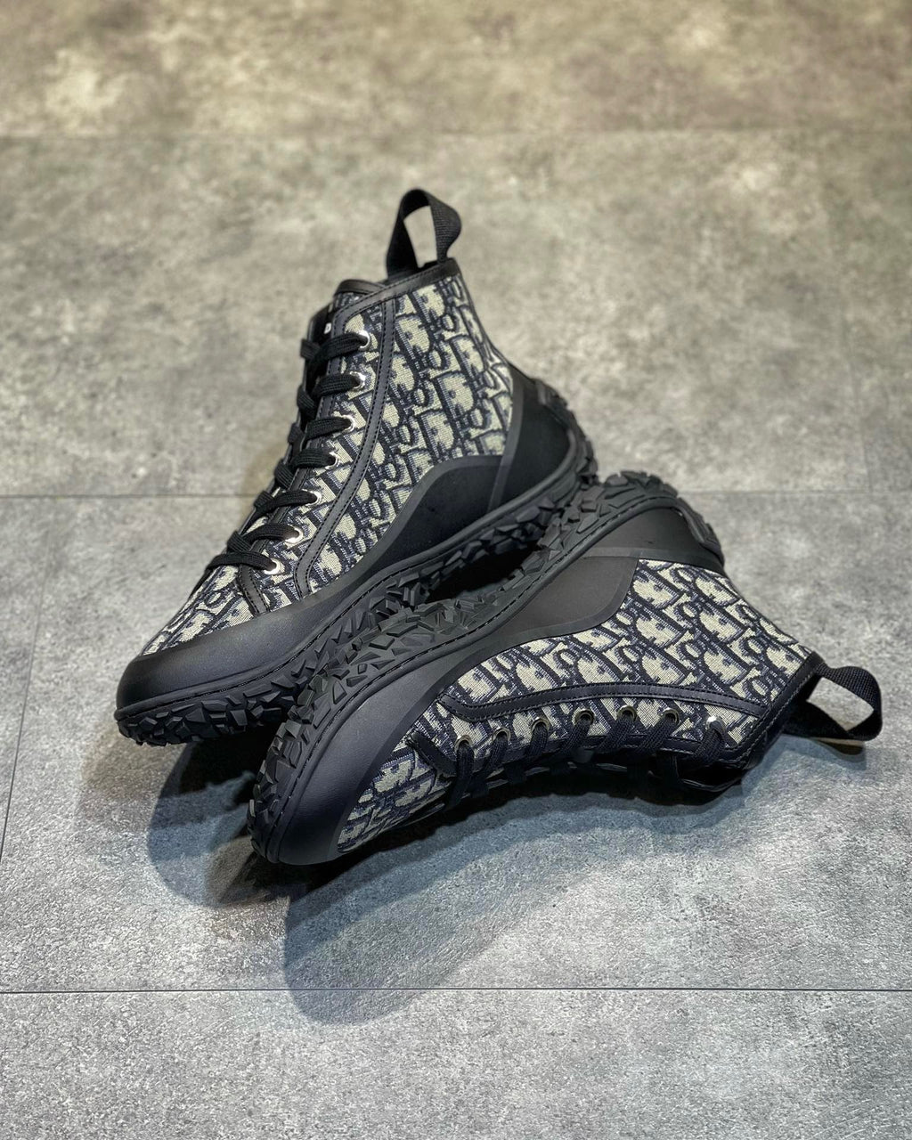 DIO Sneakers
