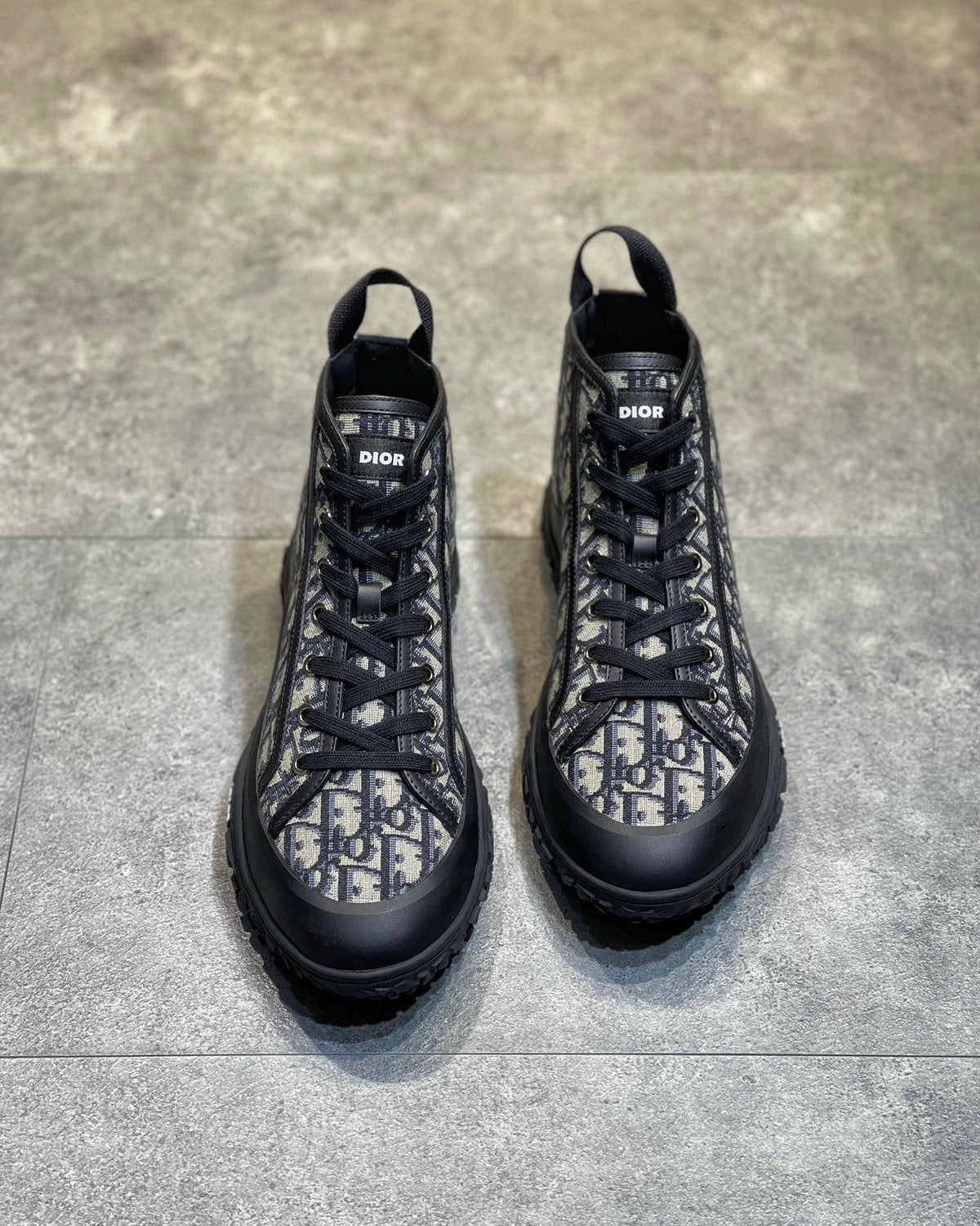 DIO Sneakers
