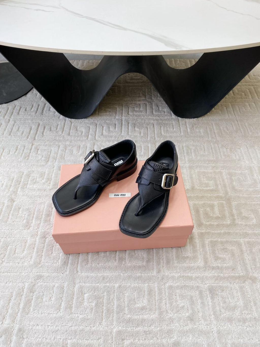 THONG SANDALS IN BLACK LAMBSKIN WITH SILVER BUCKLE